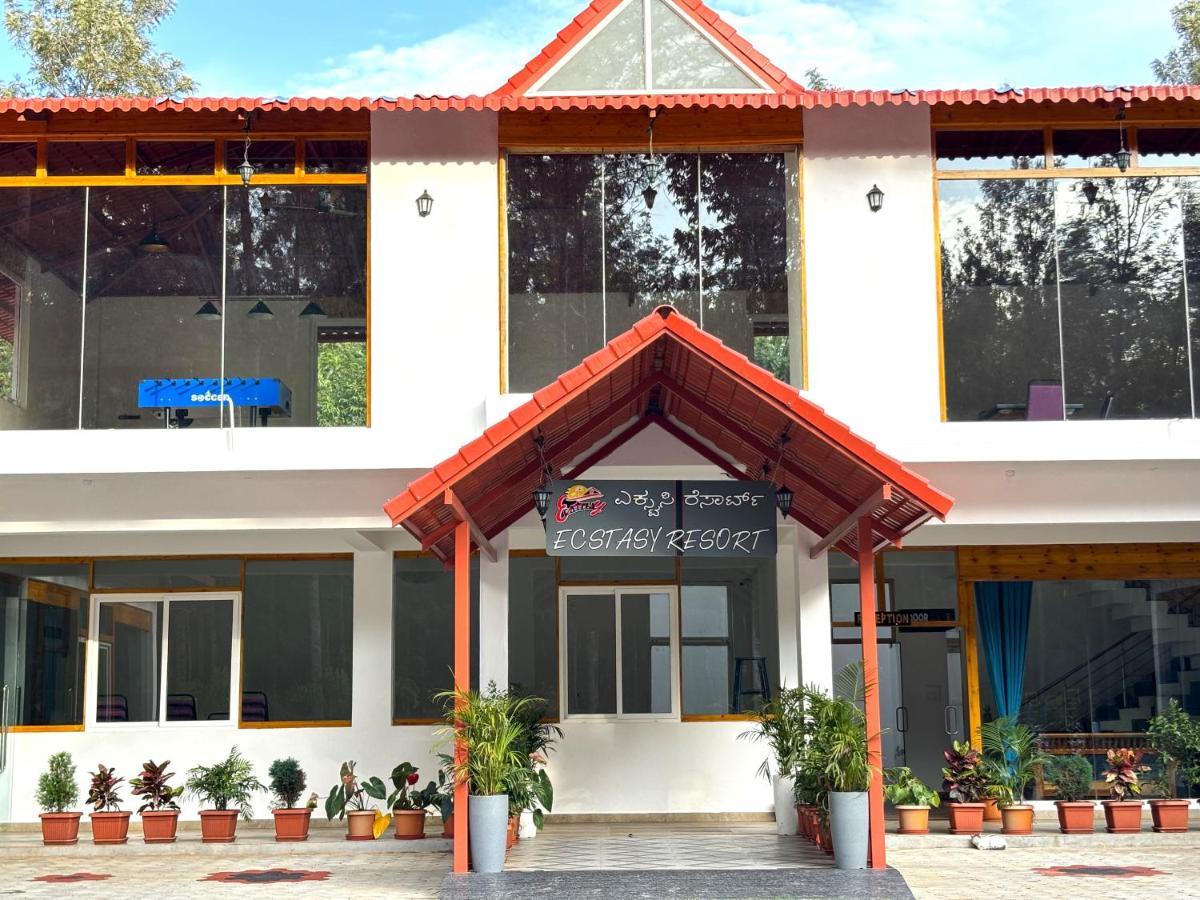 Ecstasy Tent Stay With Swimming Pool & Common Washroom Chikmagalūr Dış mekan fotoğraf