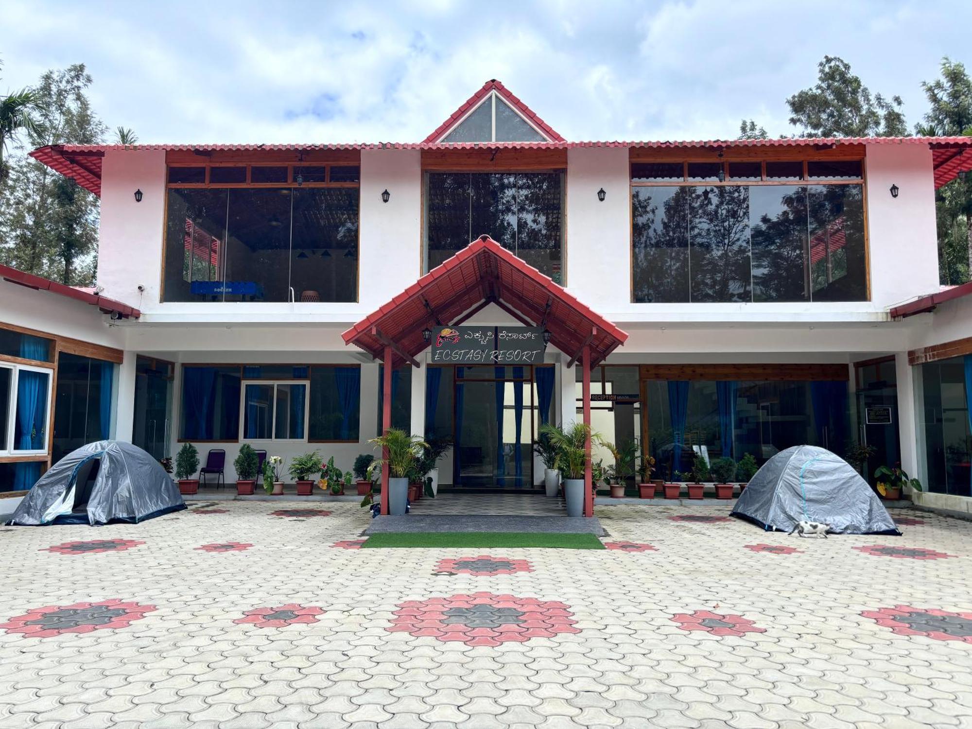 Ecstasy Tent Stay With Swimming Pool & Common Washroom Chikmagalūr Dış mekan fotoğraf