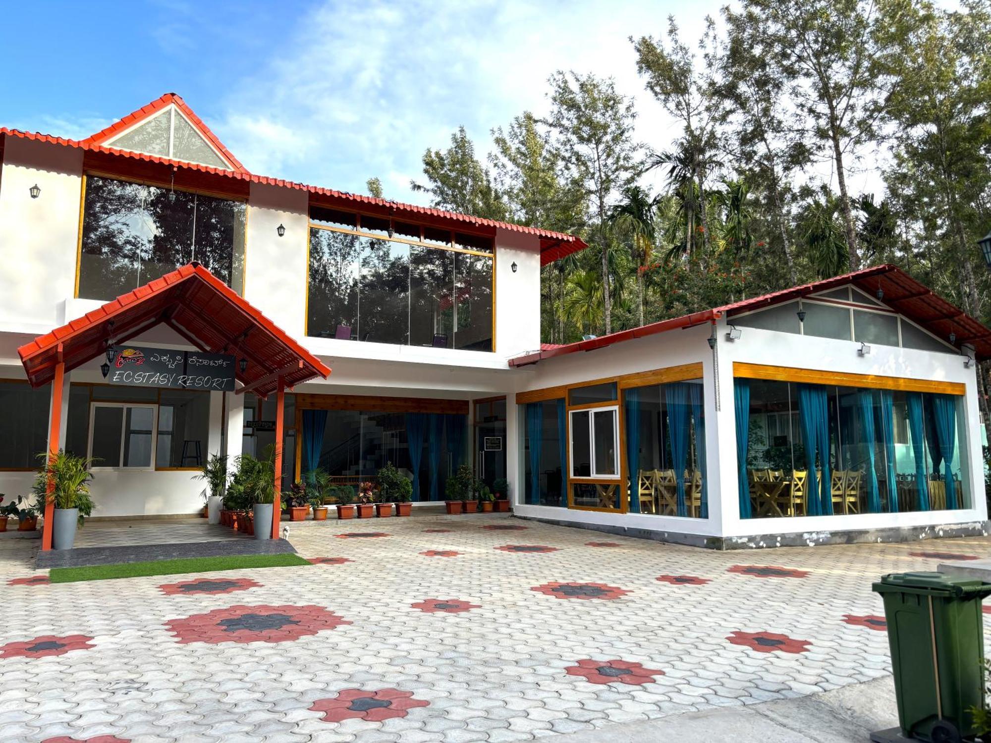 Ecstasy Tent Stay With Swimming Pool & Common Washroom Chikmagalūr Dış mekan fotoğraf